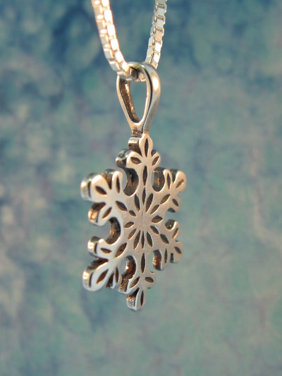 Christmas - Rounded Snowflake Charm - Silver