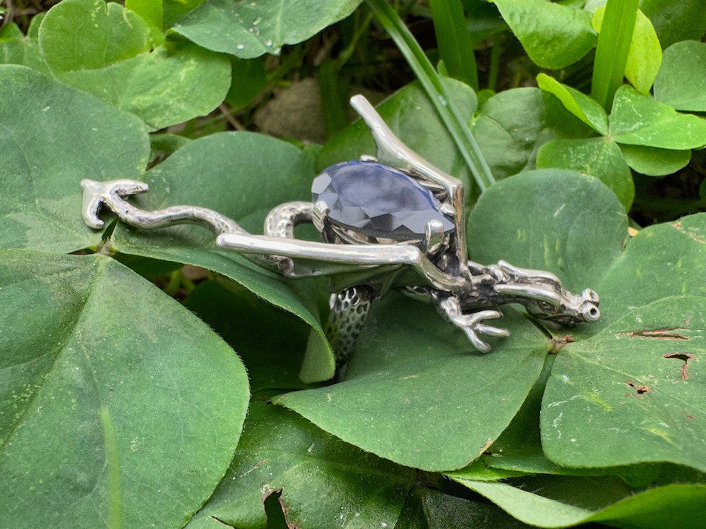 Dragon Sculpture Ring with Faceted Labradorite