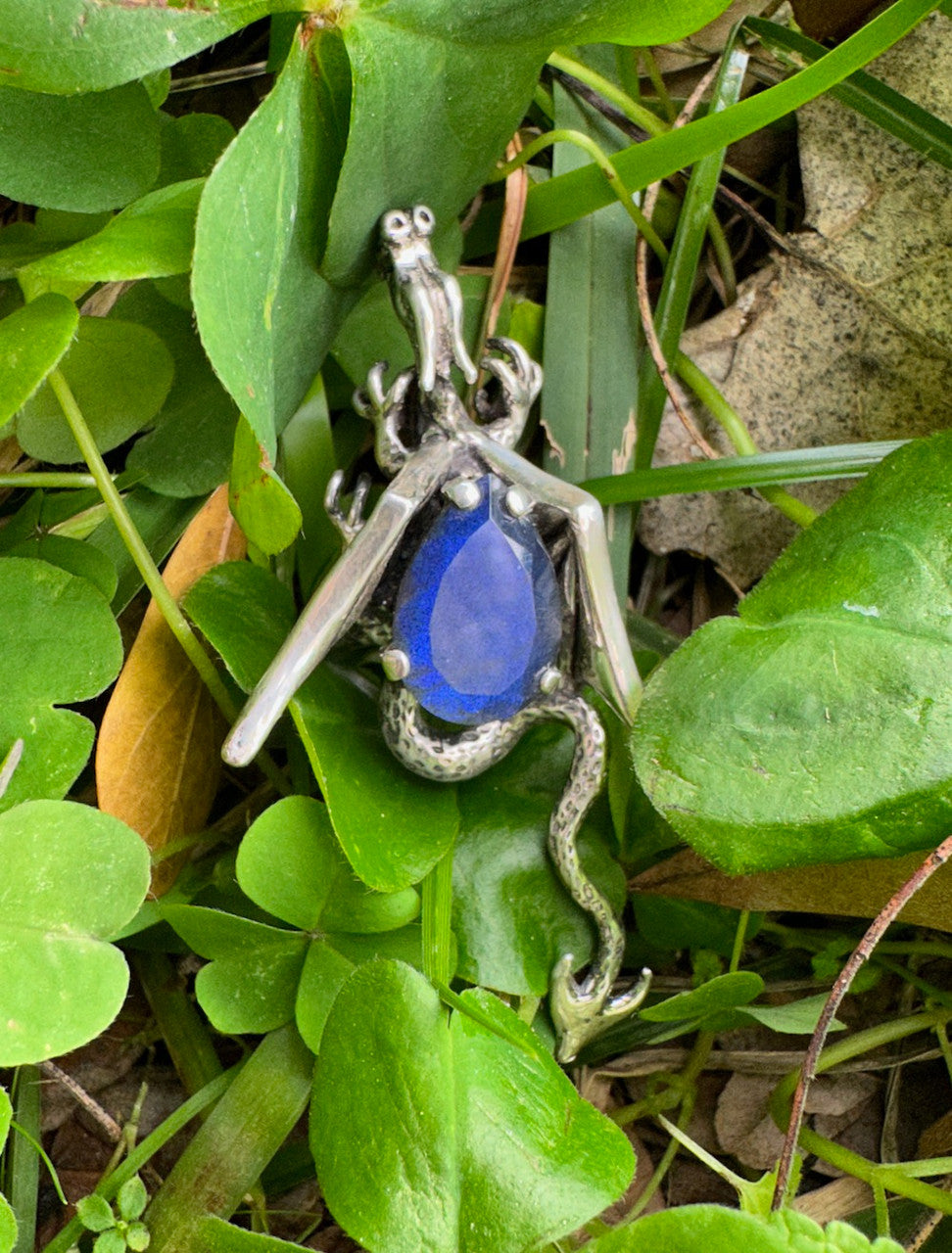 Dragon Sculpture Ring with Faceted Labradorite