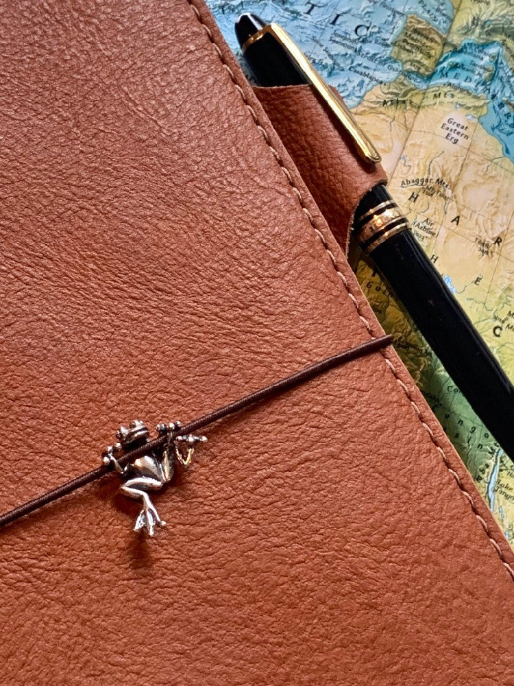 Tree Frog Traveler Notebook Charm in Silver