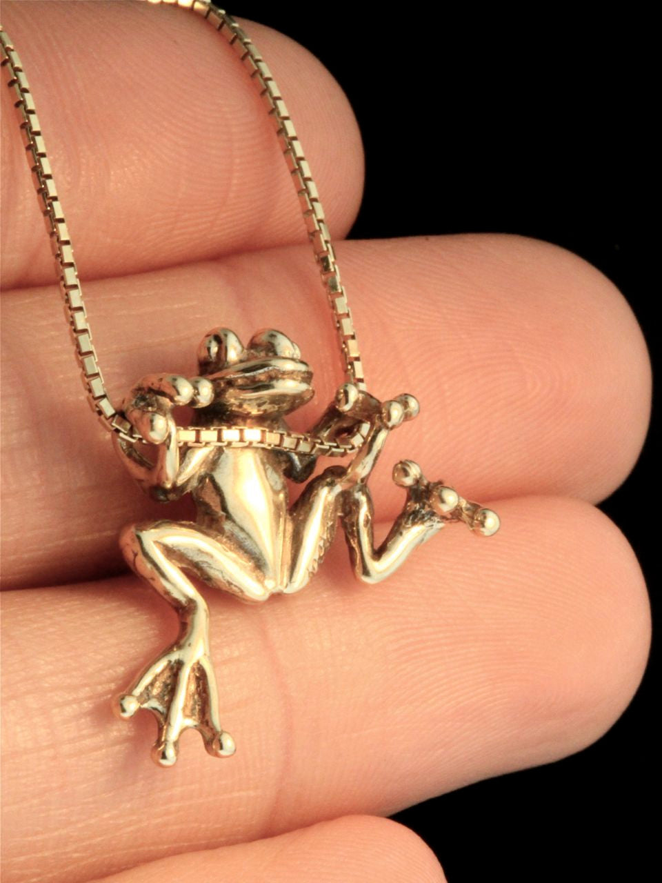 Tree Frog Charm in 14k Gold