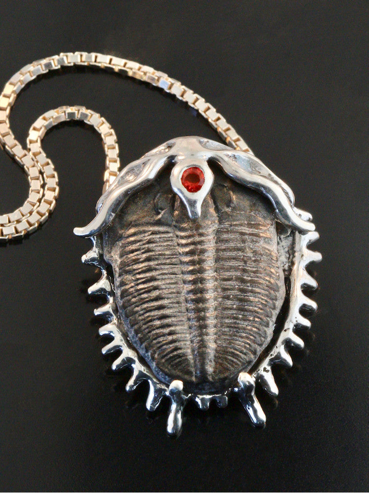 Trilobite with single stone (Fire Opal)