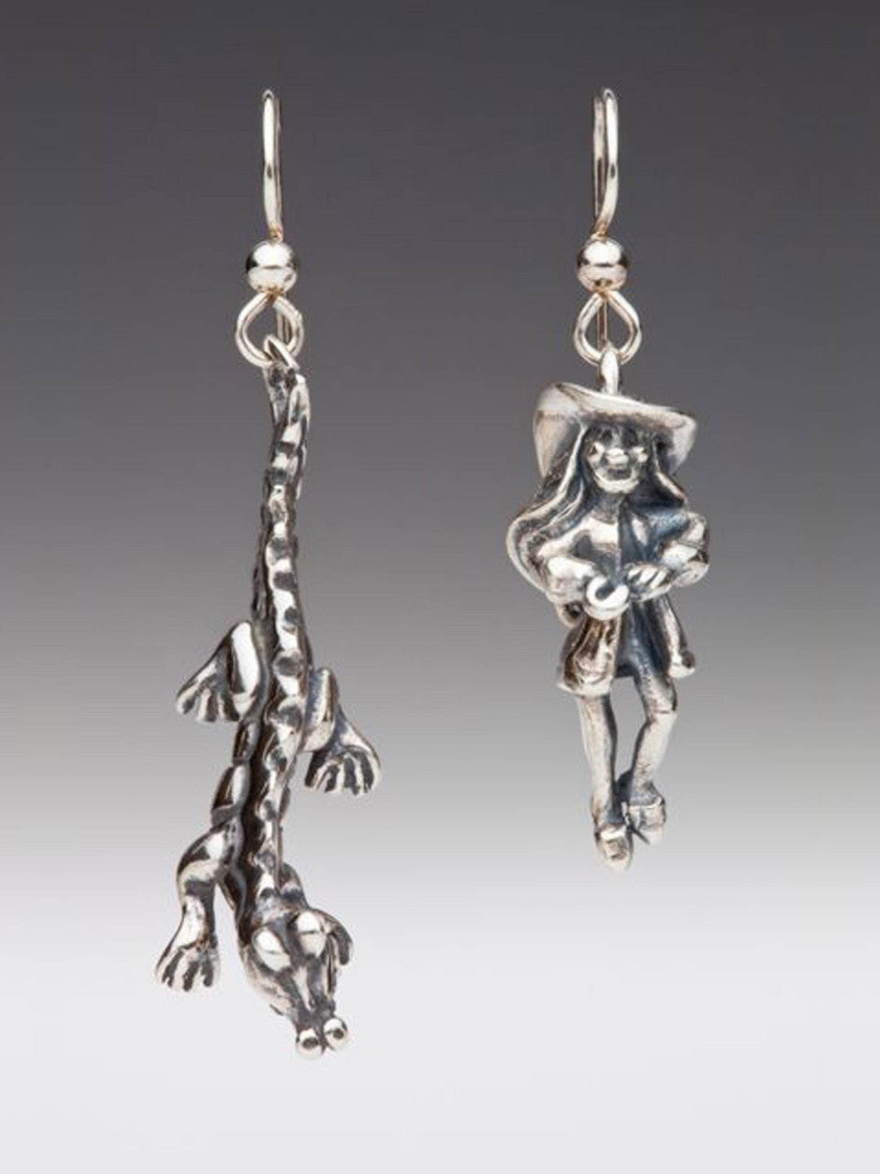 Classic Peter Pan - Captain Hook & Crocodile Earring Set - Silver