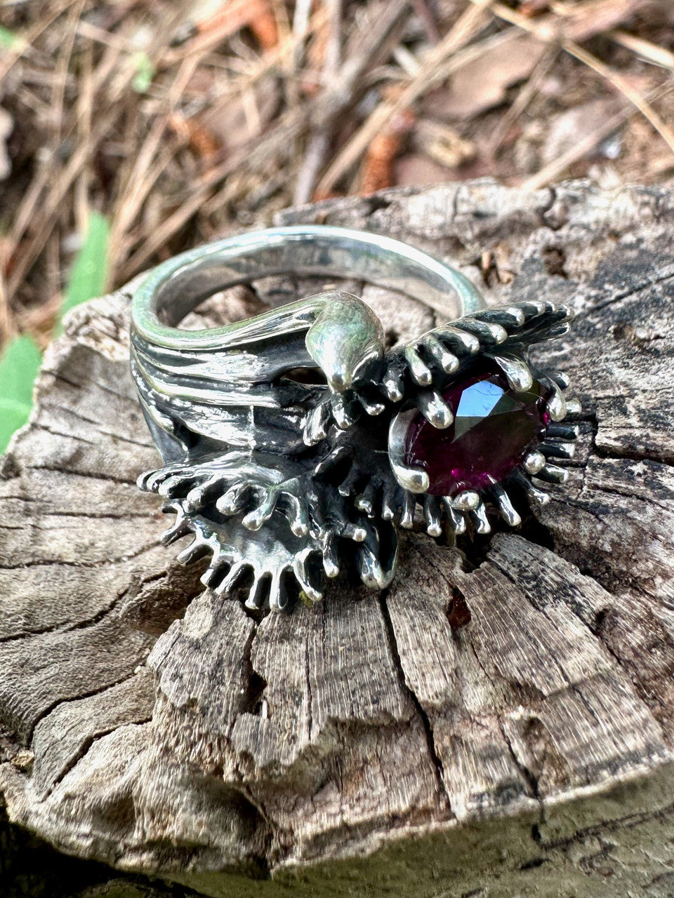 Venus Flytrap Ring with Rhodolite Garnet - Silver