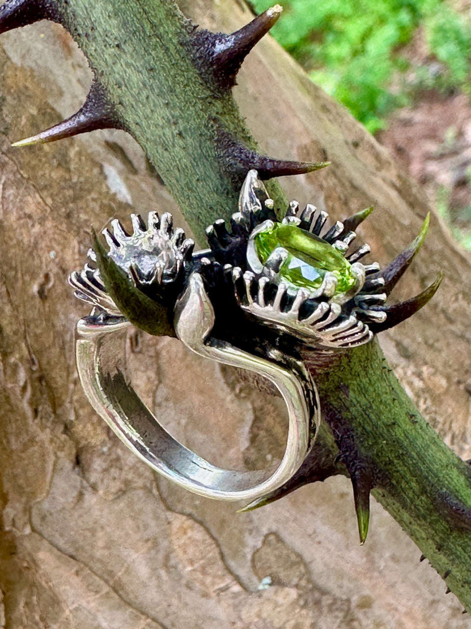 Venus Flytrap Ring with Peridot- Silver