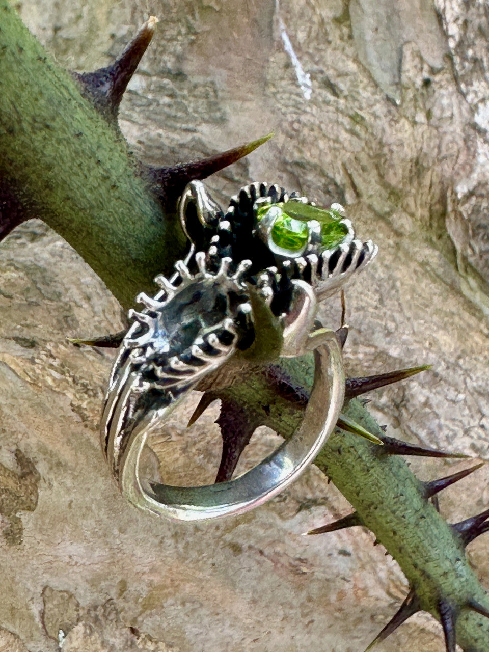 Venus Flytrap Ring with Peridot- Silver