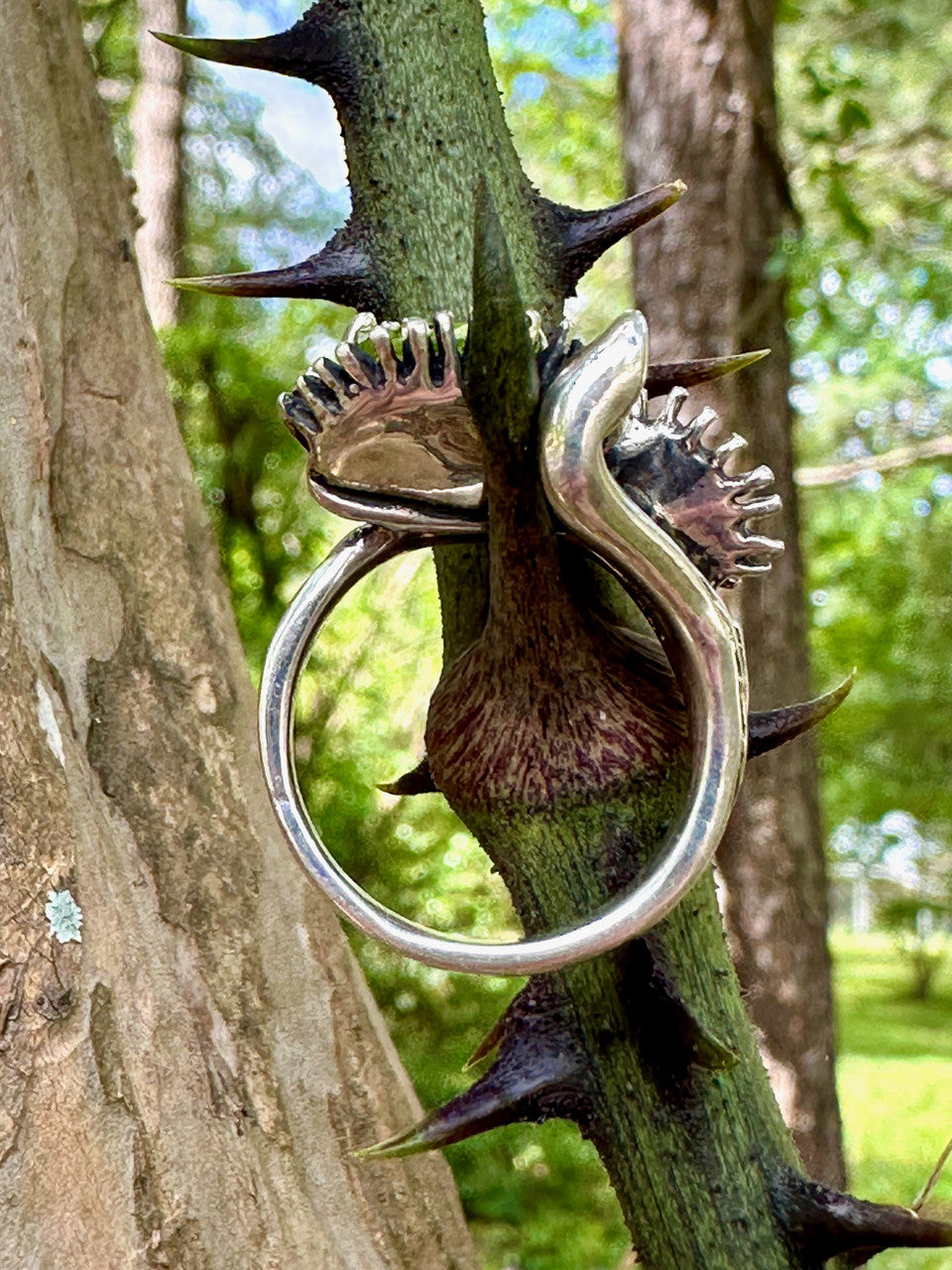 Venus Flytrap Ring with Gemstone - Silver