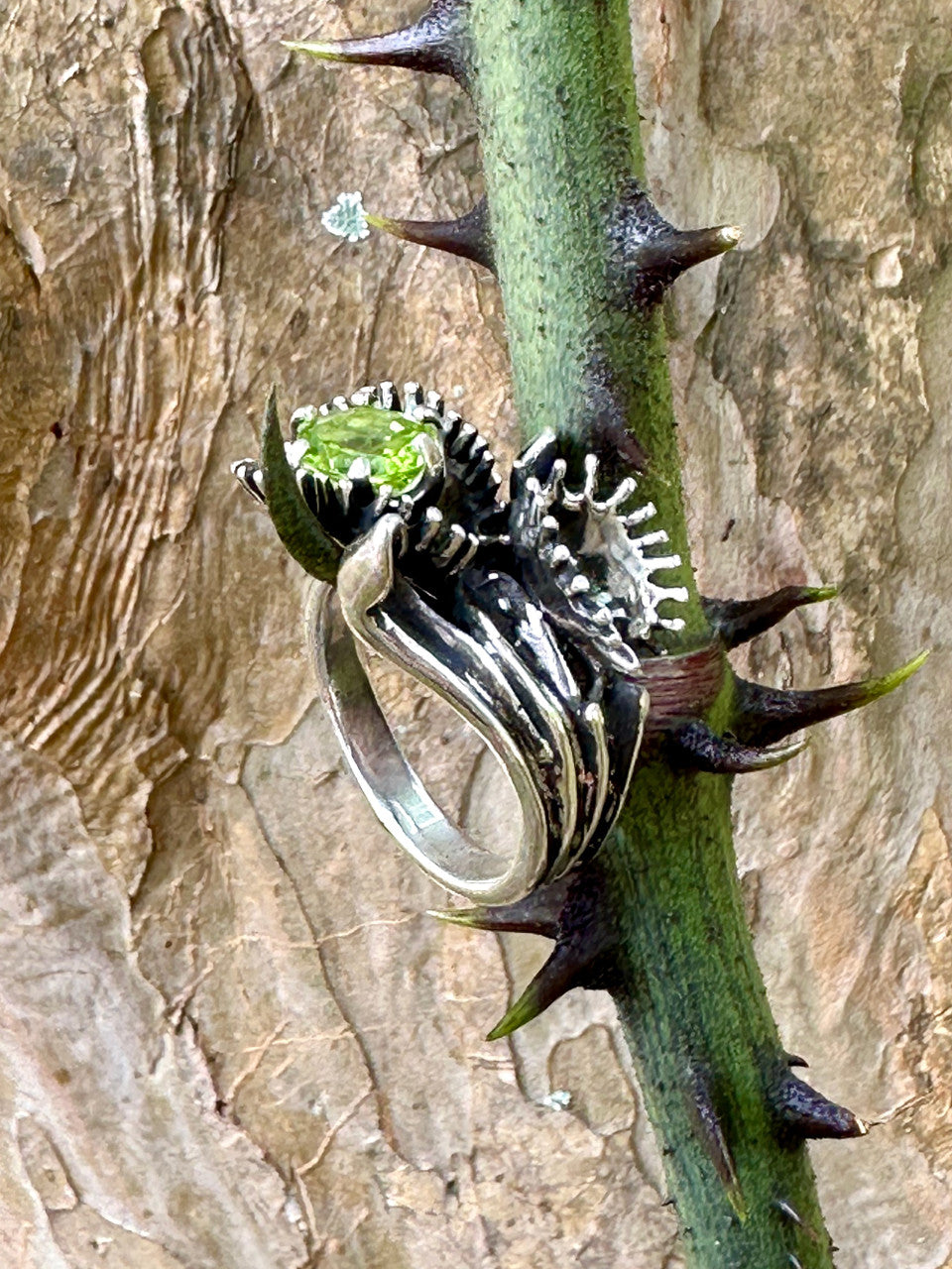 Venus Flytrap Ring with Peridot- Silver