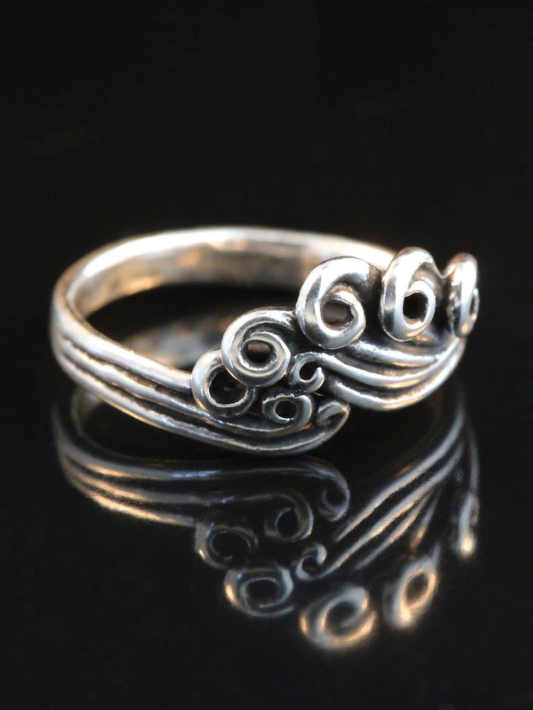 Wave Crest RIng