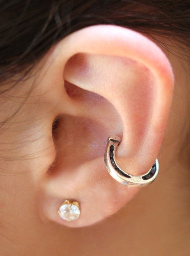 Good Luck Horseshoe Ear Cuff - Silver