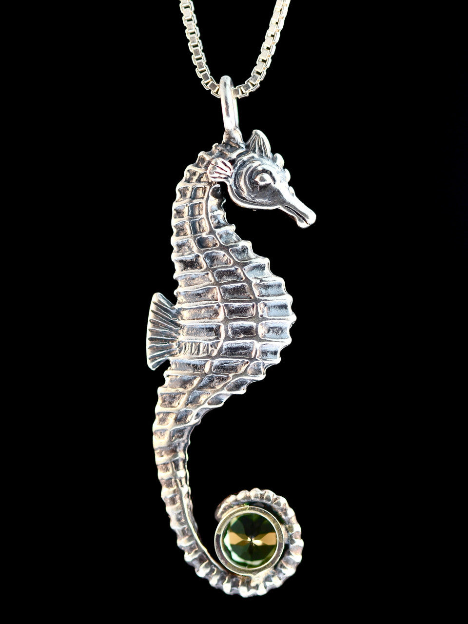 Seahorse With Peridot